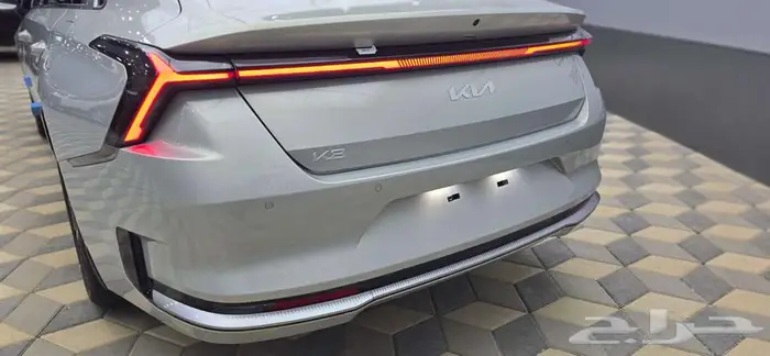 كيا k8 2025 استاندر 3