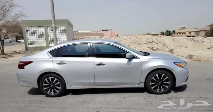 نيسان التيما 2018 فئة SV 3