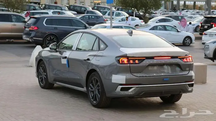 فورد تورس امبيانتي 2025 رمادي كاش - اقساط 10