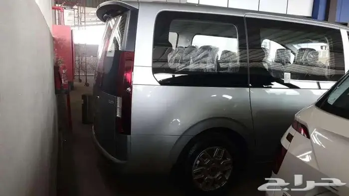 هيونداي ستاريا 2.2 ديزل 9 راكب 12