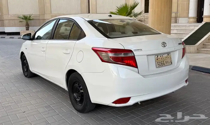 ياريس 2016 أتوماتيك زجاج عادي 2