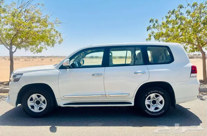 Toyota land cruiser 2019 V6 GXR 2