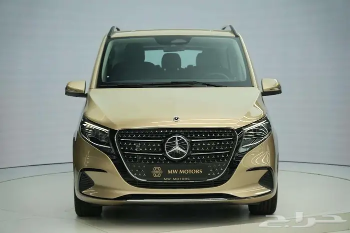 مرسيدس V 300 موديل 2025 أصفار خليجي ذهبي أسود 1