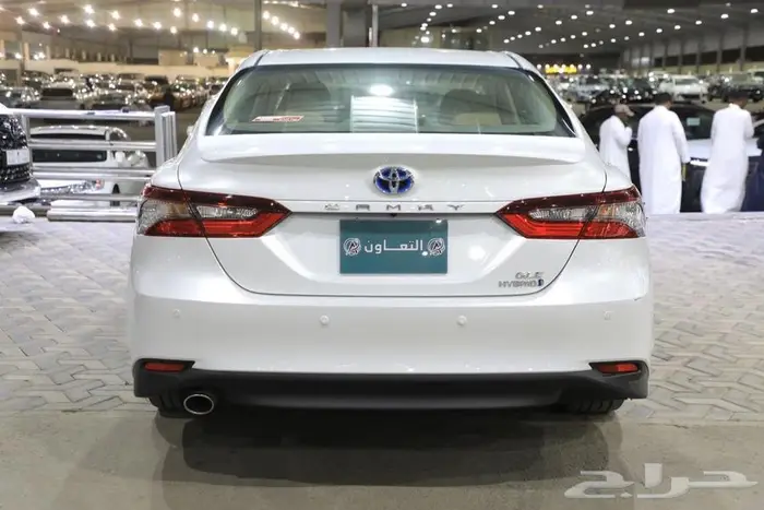 تويوتا كامري فل كامل GLE هايبرد فتحة سقف موديل 2024 4