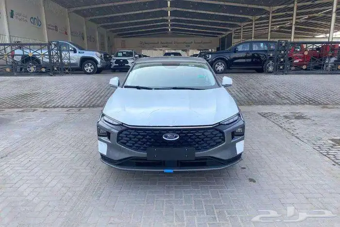 فورد تورس 2025 ستاندر اصفار 2