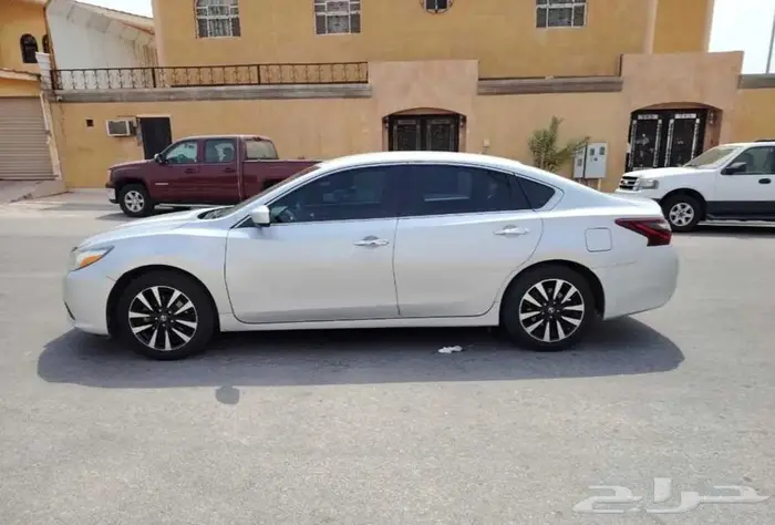 نيسان التيما 2018 فئة SV 7