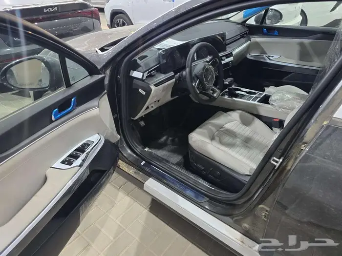 كيا K5 ستاندر مطور بصمة بانوراما موديل 2025 5