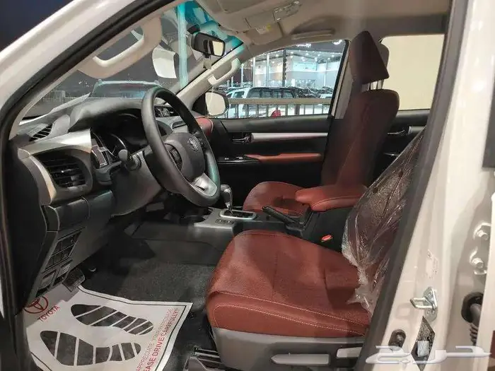 تويوتا هايلوكس غمارتين S-GLX 4 4 اوتوماتيك بنزين 2025 5