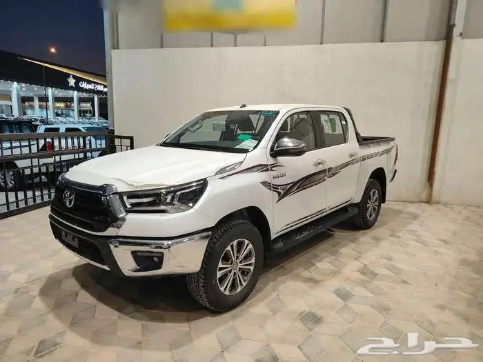 تويوتا هايلوكس غمارتين S-GLX 4 4 اوتوماتيك بنزين 2025 1