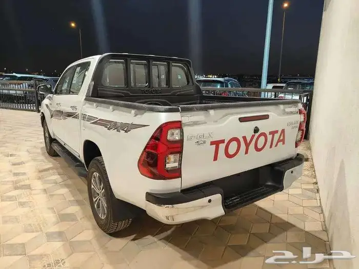 تويوتا هايلوكس غمارتين S-GLX 4 4 اوتوماتيك بنزين 2025 10