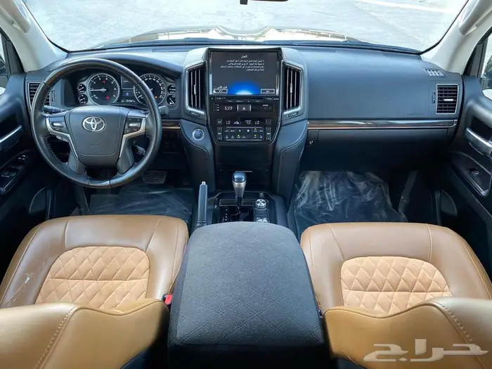لاندكروزر GXR 2021 V8 تورنق فل كامل 14
