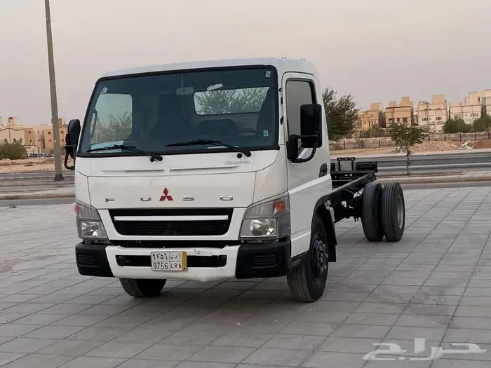 ميتسوبيشي دينا فوزو 2022 2