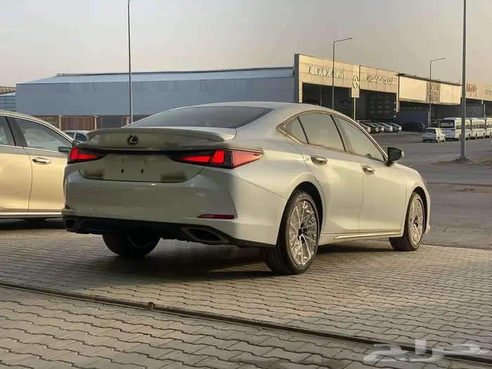 لكزس ES 350 CC فتحة سقف 2025 4