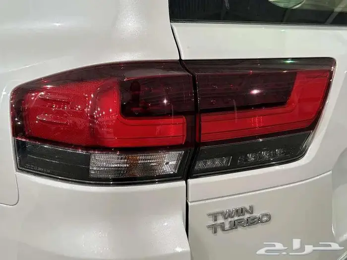 تويوتا لاندكروزر GXR L 3 موديل 2025 سعودي 11