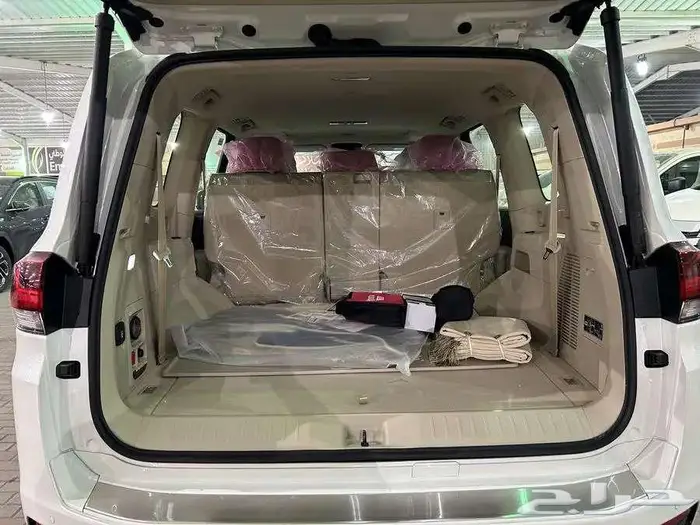 تويوتا لاندكروزر GXR L 3 موديل 2025 سعودي 17