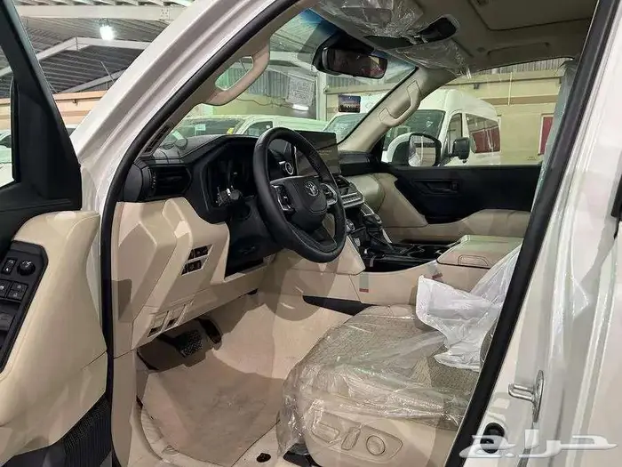 تويوتا لاندكروزر GXR L 3 موديل 2025 سعودي 14