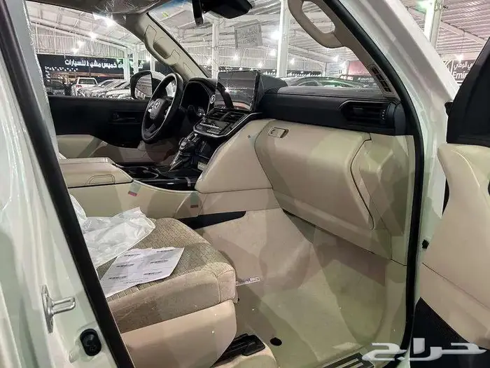 تويوتا لاندكروزر GXR L 3 موديل 2025 سعودي 18