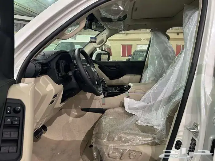 تويوتا لاندكروزر GXR L 3 موديل 2025 سعودي 8