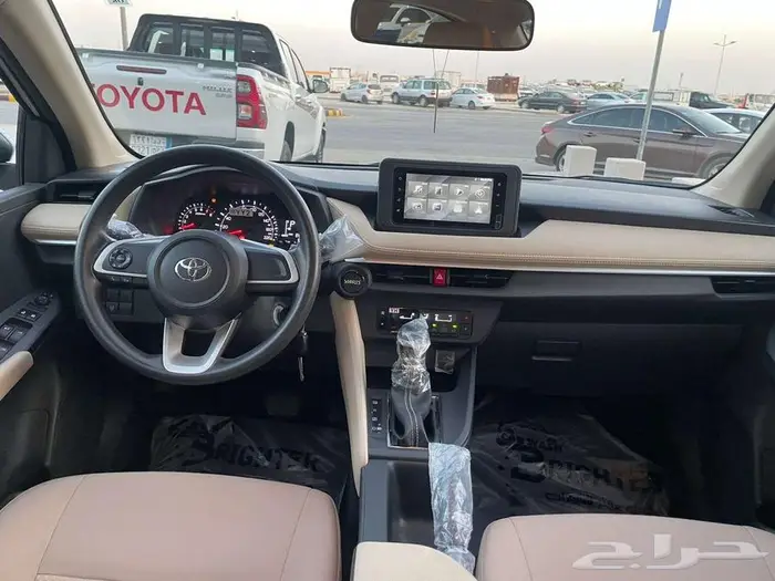 تويوتا يارس استاندر 2023 22