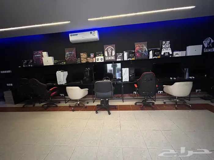 للبيع محل قيمنق بجميع ملحقاته 0