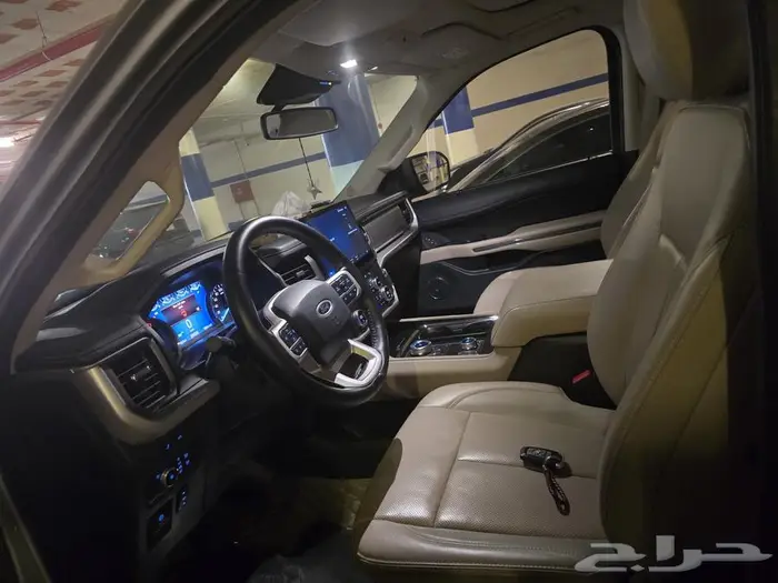 2022 Ford expedition XLT perfect condition 5