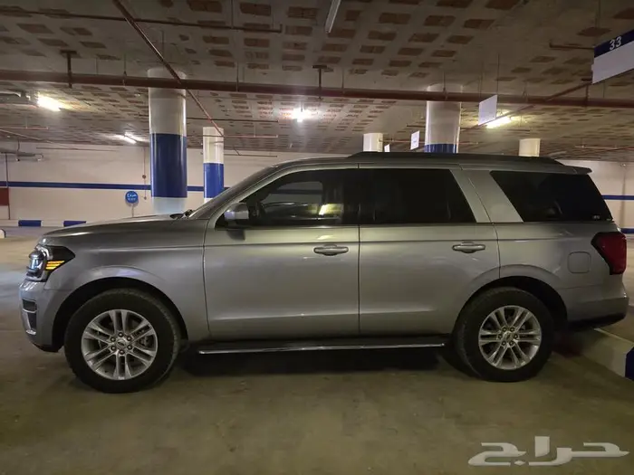 2022 Ford expedition XLT perfect condition 2