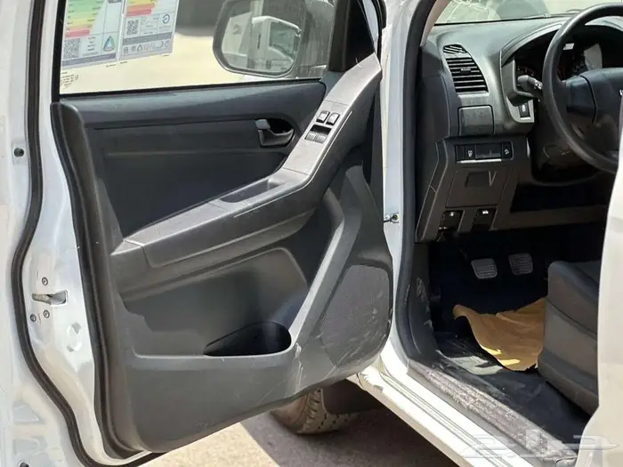 ايسوزو ديماكس غمارة 2025 بدون دبل زجاج (كهرب-عادي) 10