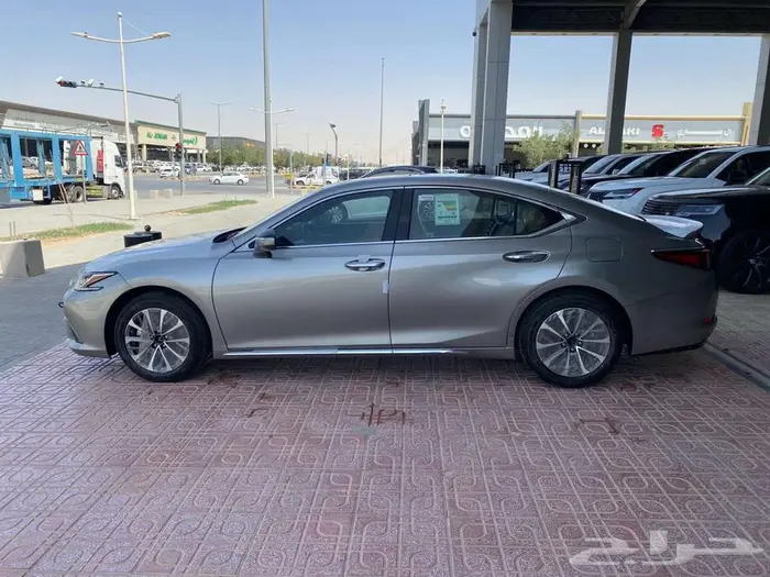 لكزس - ES350 CA - - 2025 الساير كويتي جميع الالوان 12