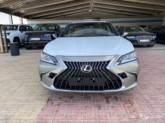 لكزس - ES350 CA - - 2025 الساير كويتي جميع الالوان 8