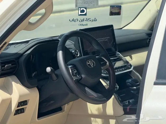تويوتا لاندكروزر L4 موديل 2025 لدي شركة ابن ذياب للسيارات 3