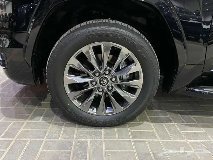 تويوتا جي اكس ار 4 2025 اسود بنزين سعودي 44