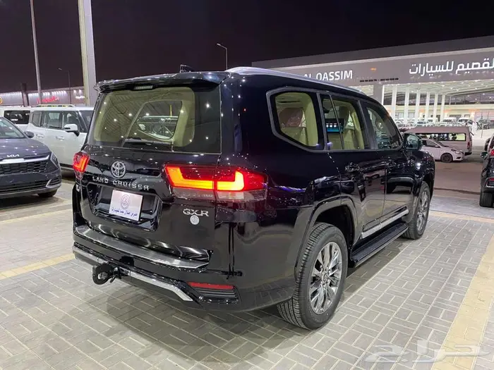تويوتا جي اكس ار 4 2025 اسود بنزين سعودي 36