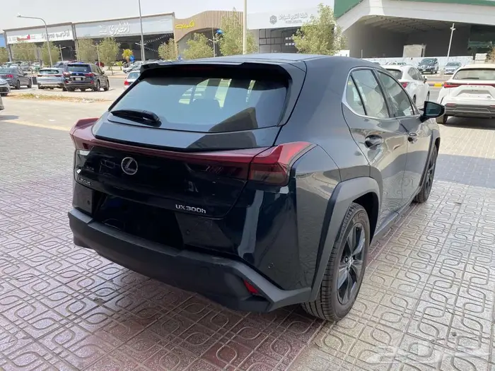 لكزس UX300h 2024 سعودي اسود 6
