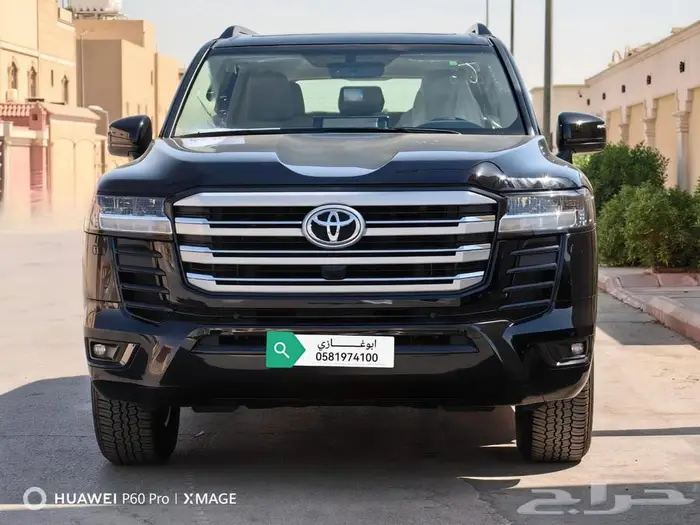 تويوتا لاندكروزر GXR. L2بنزين موديل 2025 1