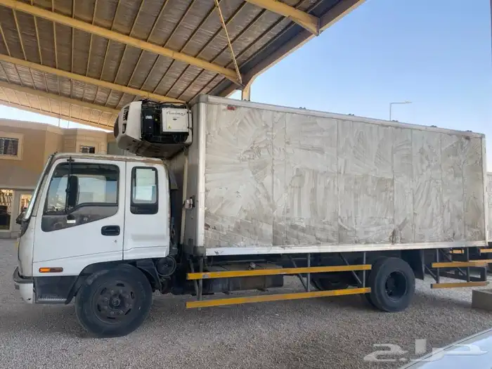 ايسوزو لوري ثلاجه FSRموديل  2013 3