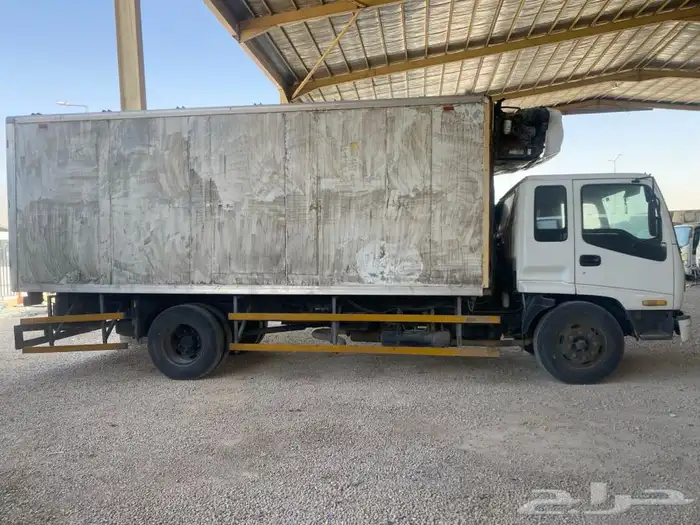 ايسوزو لوري ثلاجه FSRموديل  2013 4