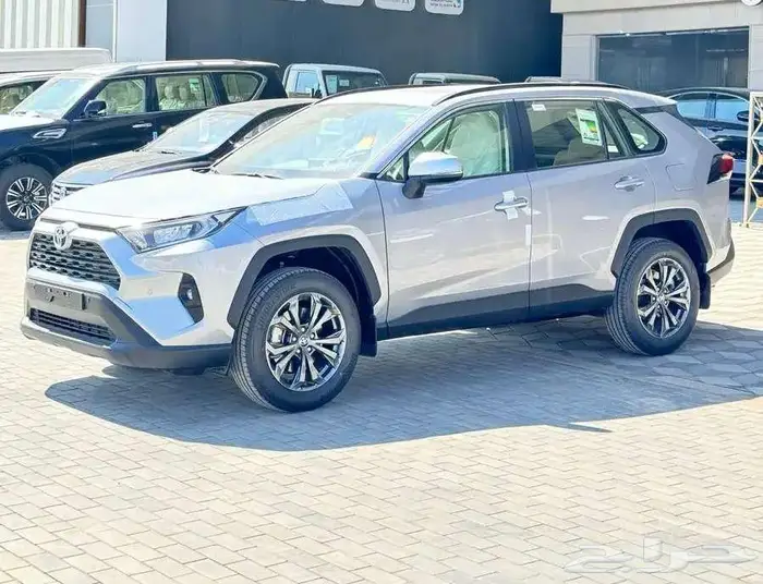 تويوتا راف فور فتحة XLE بنزين 2025 1