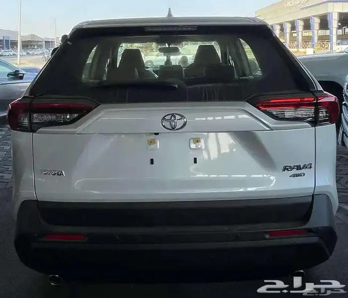 تويوتا راف فور LE بنزين دفع رباعي 2025 5