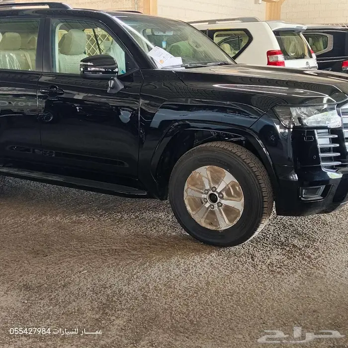 تويوتا لاندكروزر GXR.L2 بنزين 2025 1