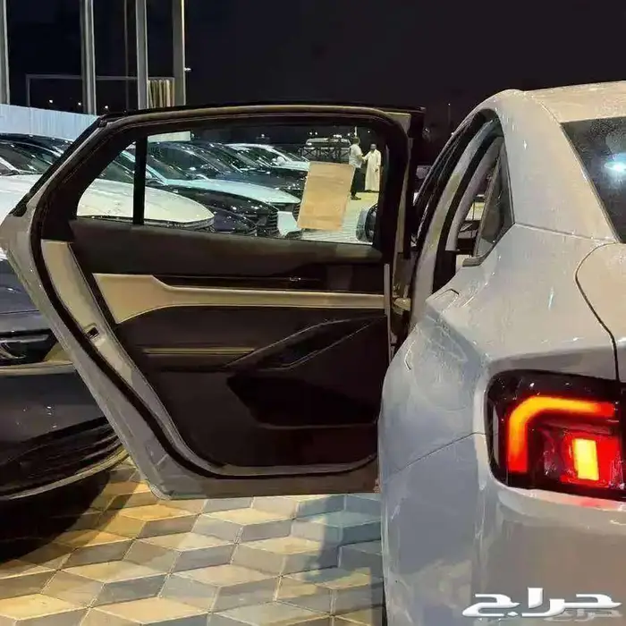 فورد تورس ترند 2025 افلانش 4