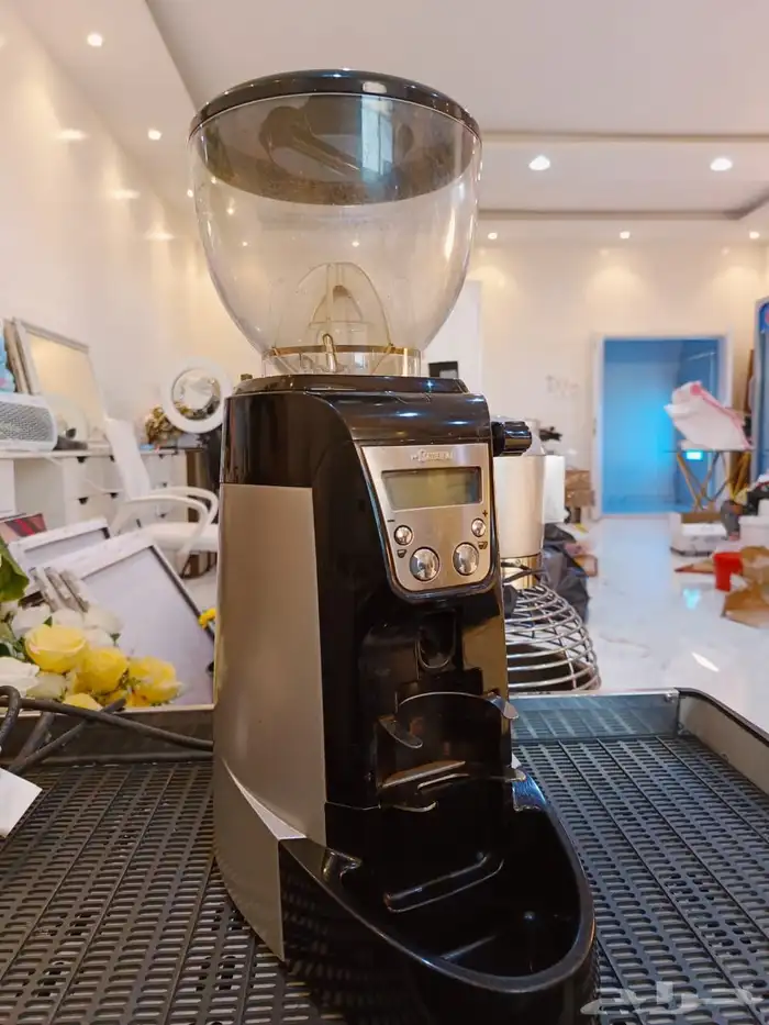 معدات كوفي للبيع 1 مكينه اسبرسو 2 طاحونه 3 خلاط 2