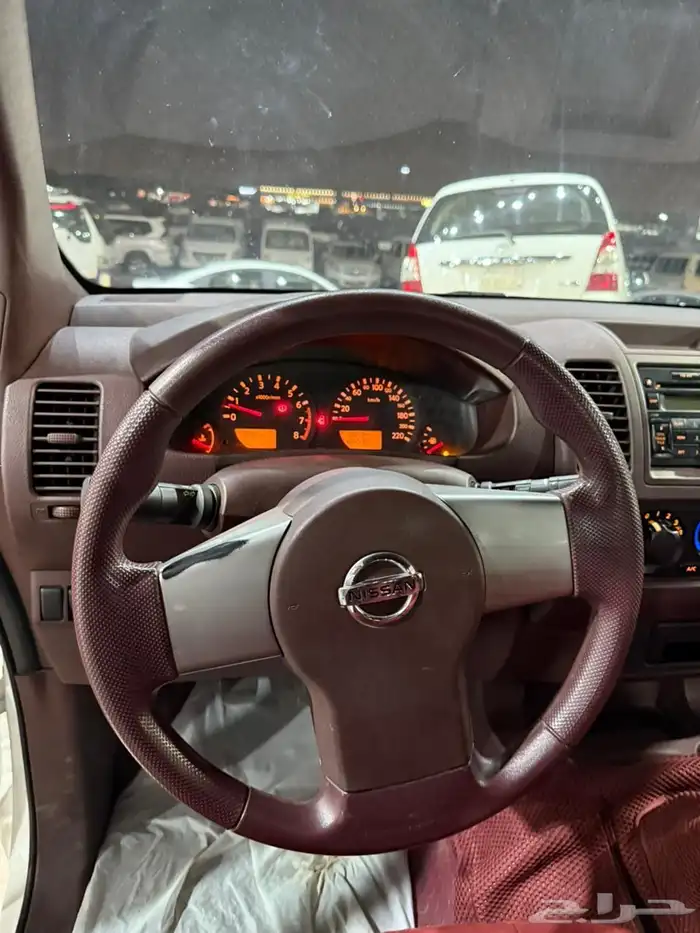 نيسان نافارا 8