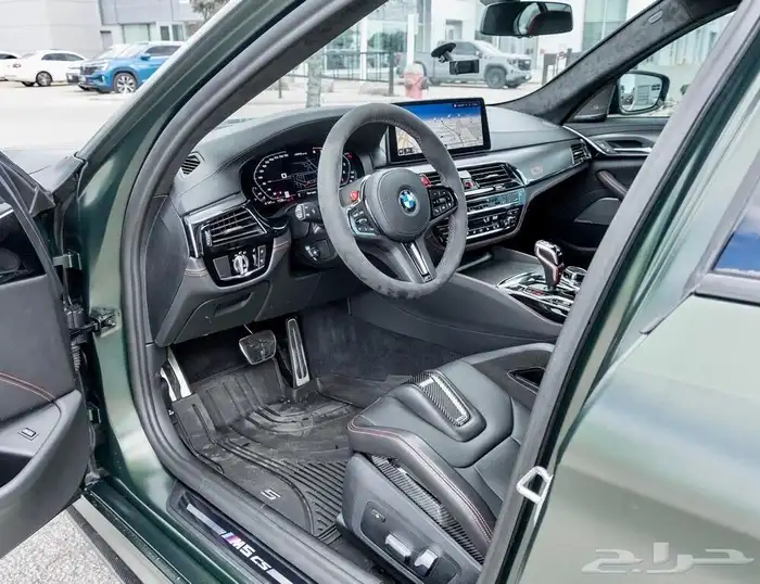 للبيع BMW - M5 - Cs موديل 2022 شبه اصفار وارد كندا 17