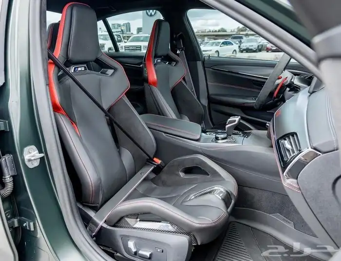 للبيع BMW - M5 - Cs موديل 2022 شبه اصفار وارد كندا 30