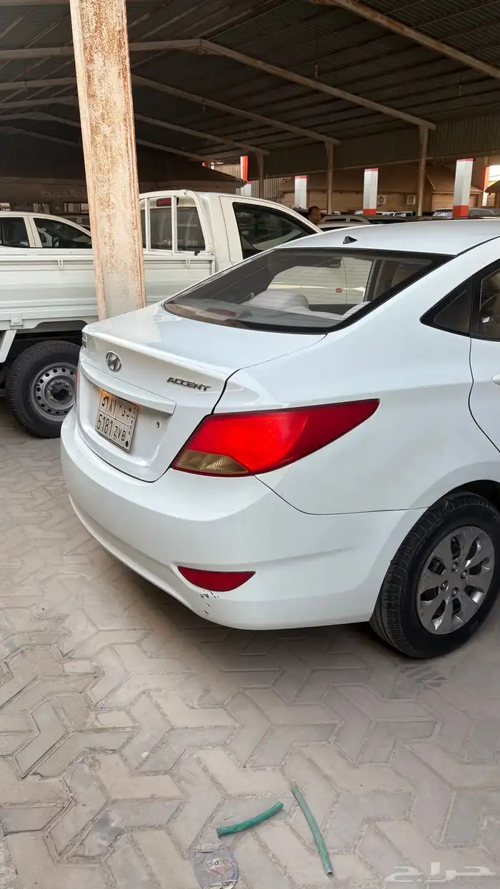 هونداي اكسنت 2013 سيارة عمال 3