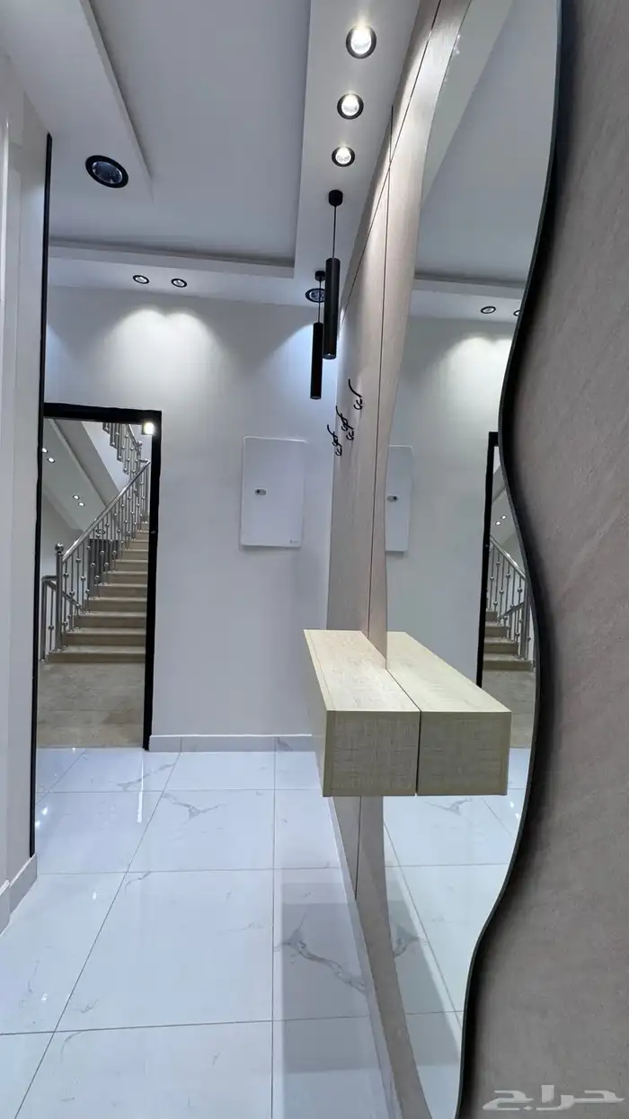 للبيع شقق ارضيه ببايكه سياره وعلوى مع سطح مخطط الراجحي 25