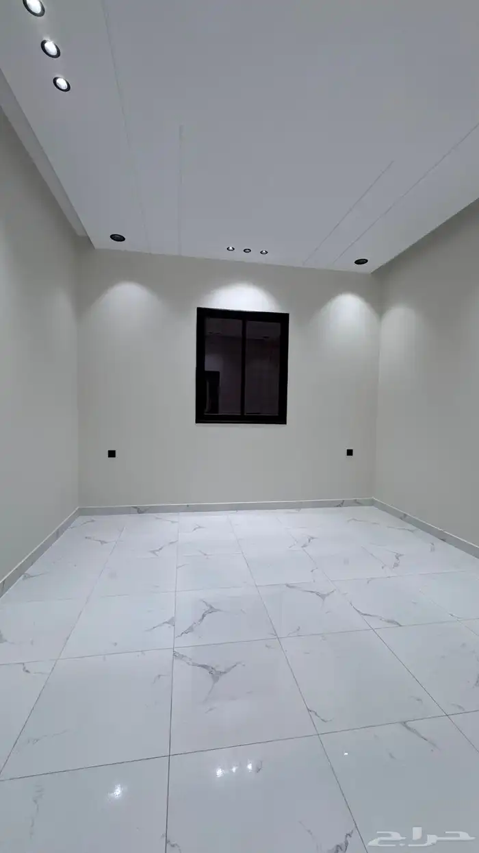 للبيع شقق ارضيه ببايكه سياره وعلوى مع سطح مخطط الراجحي 16