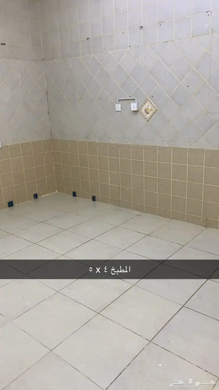 دور للإيجار مع غرفة حارس بحي الأجواد 5