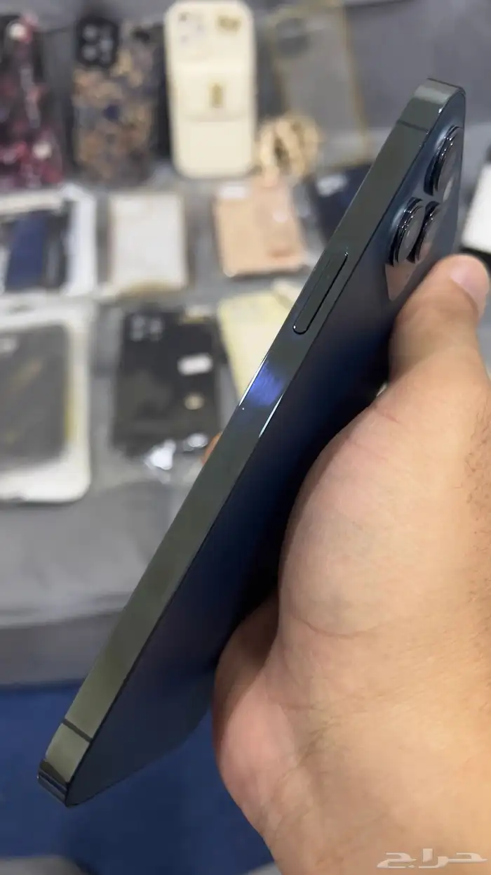 أيفون 12 بروماكس 5