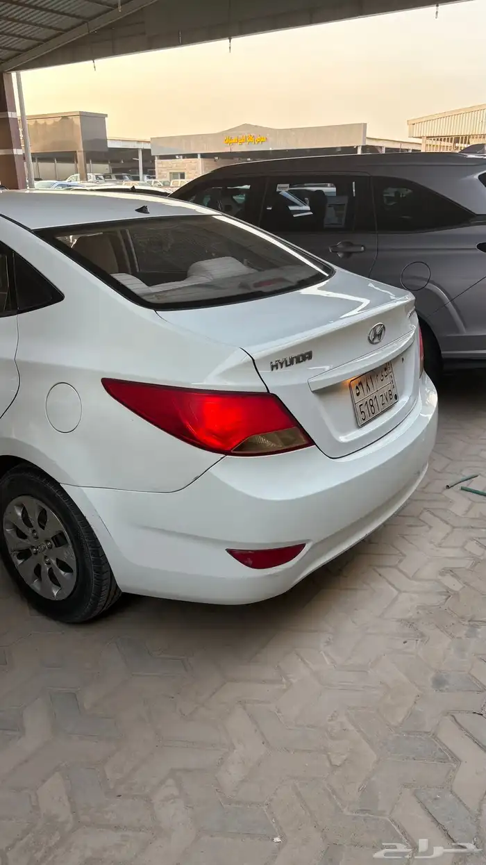 هونداي اكسنت 2013 سيارة عمال 1